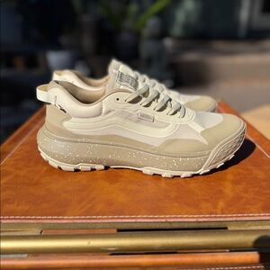 VANS MTE Crosspath New With Tags/Box